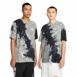 Nike BE TRUE TEE T-Shirts & Long Sleeves