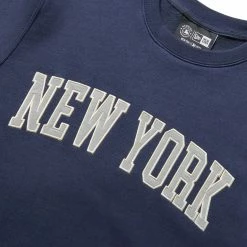 New Era Hoodies & Sweatshirts CITY ARCH CREWNECK SWEATSHIRT YANKEES