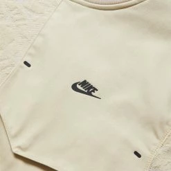 NIKE SPORTSWEAR DRI-FIT ADV TECH PACK T-Shirts & Long Sleeves